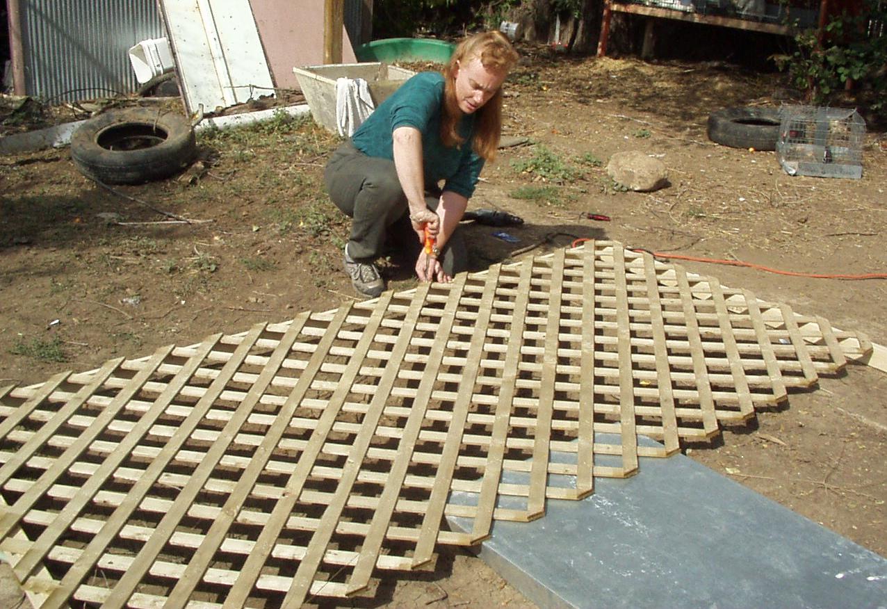 Attaching lattice to first wall